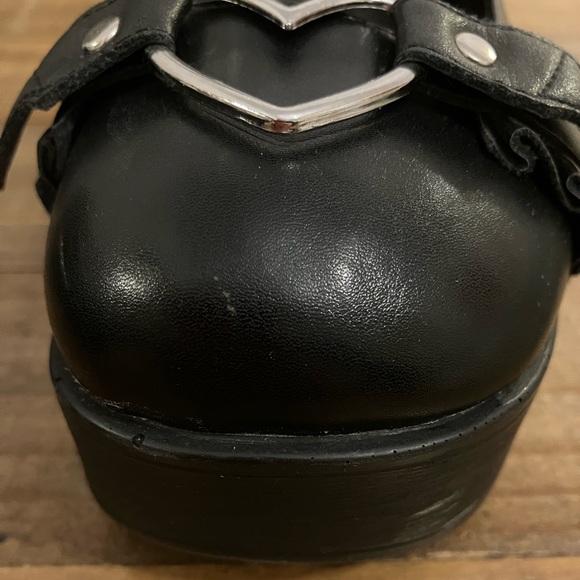 Gerulita platform shoes t-strap buckle silver heart detail - Picture 8 of 9